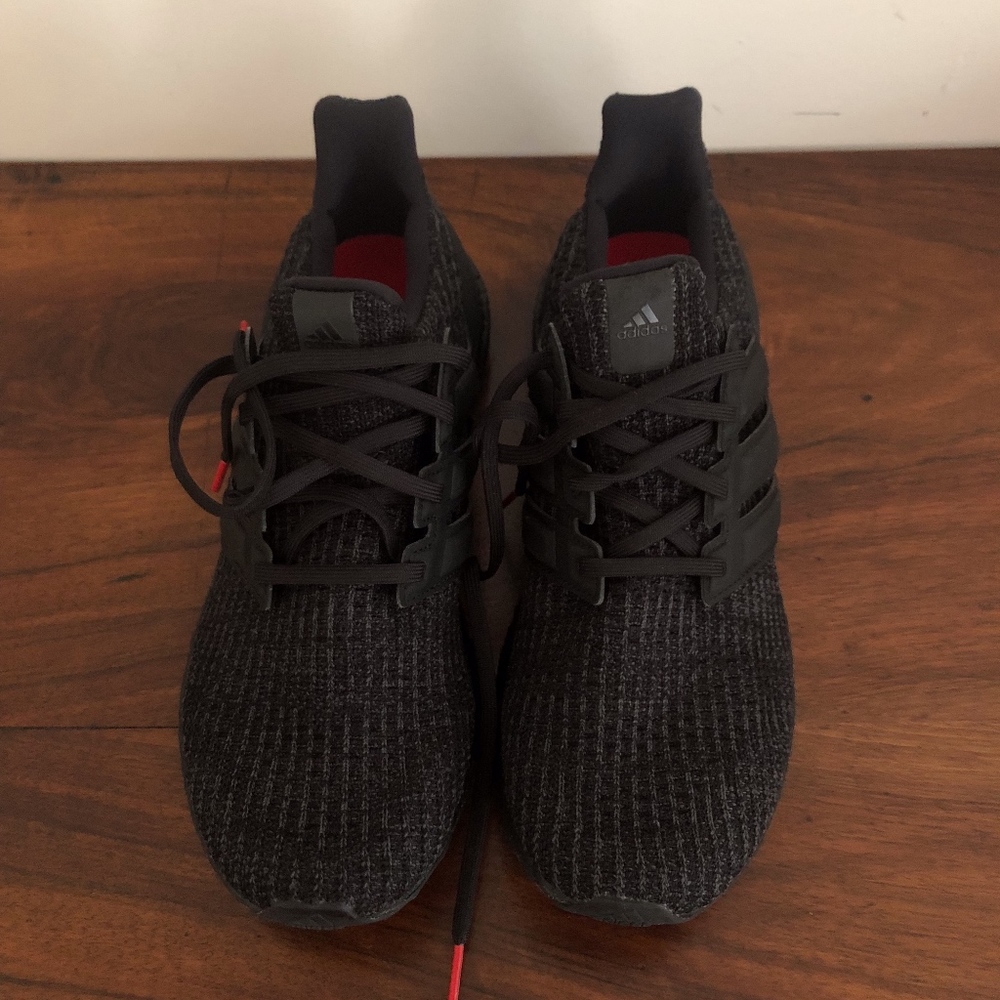 UltraBoost 4.0 'Triple Black'
